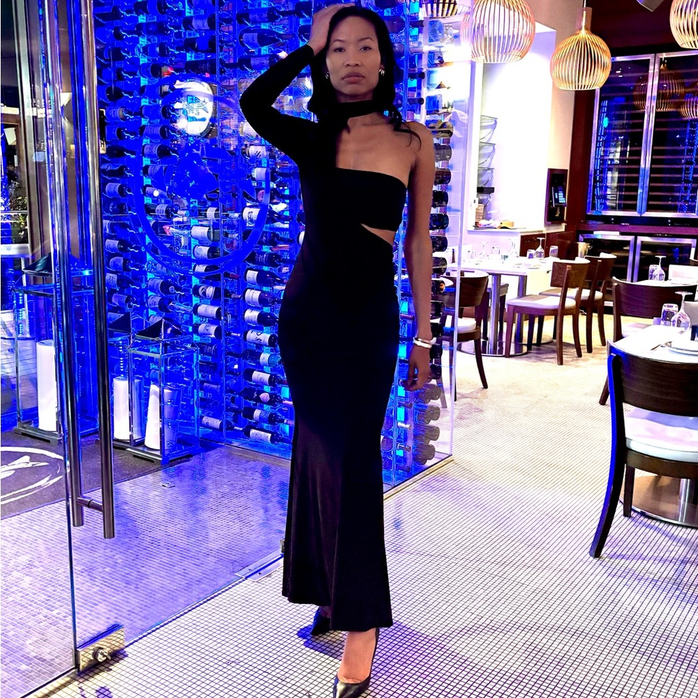 CLUB LONDON | ONE SHOULDER DRESS
